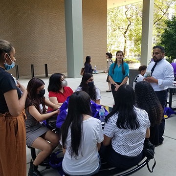 After a long day of program orientations and campus tours students relaxed for a kick off mixer with their mentors and peers.